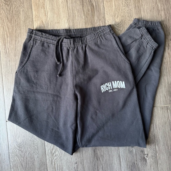 Tinx Rich Mom Gear Sweatpants Espresso Martini Black - Picture 4 of 6